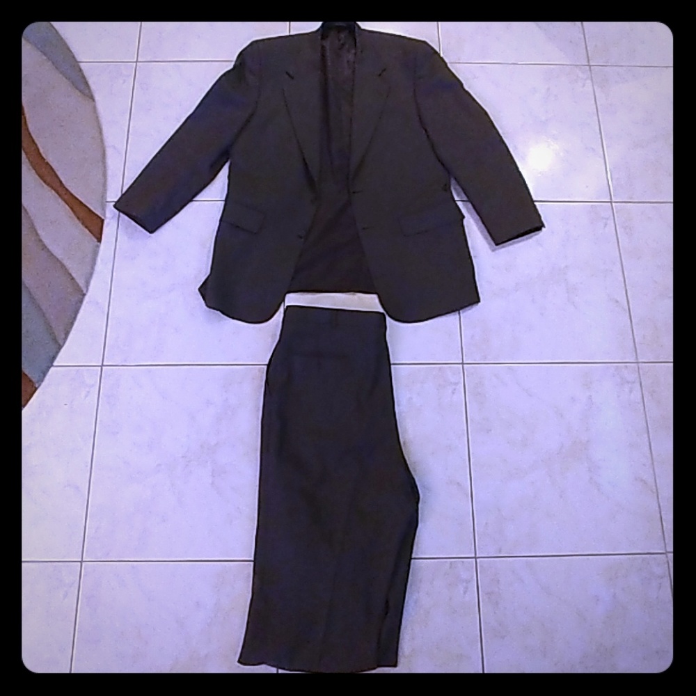 Sturbridge Classics Wrinkle Free Suits